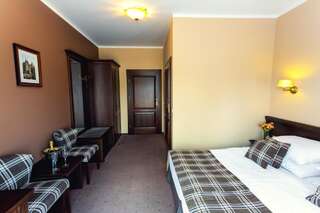 Отель Hotel Amber Олесница Двухместный номер с 1 кроватью-1